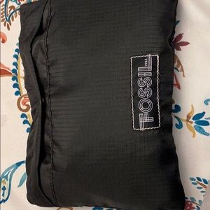 FOSSIL LIGHT WEIGHT BACKPACK THAT CLOSES UP